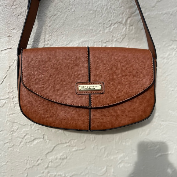 London Fog Collection Conac brown Crossbody Bag - Picture 1 of 8